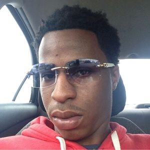 Meet your Posher, Troy